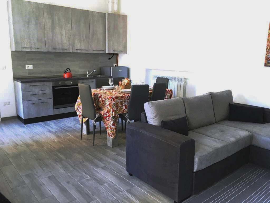 Oasi Apartment Como Bagian luar foto
