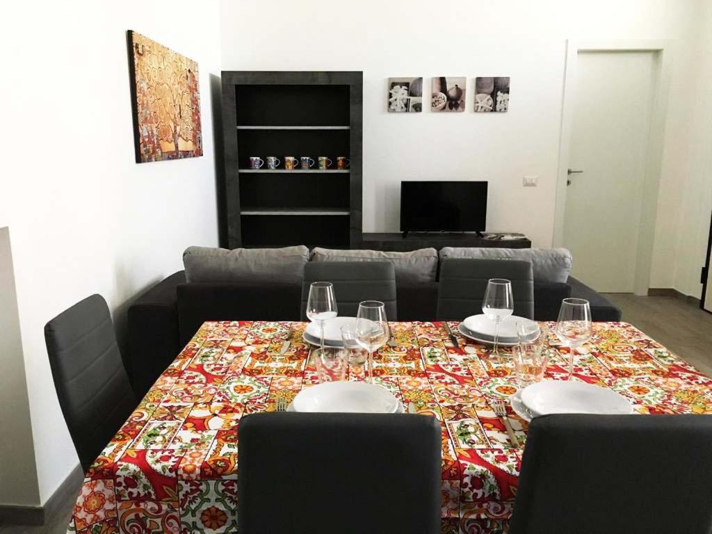 Oasi Apartment Como Bagian luar foto